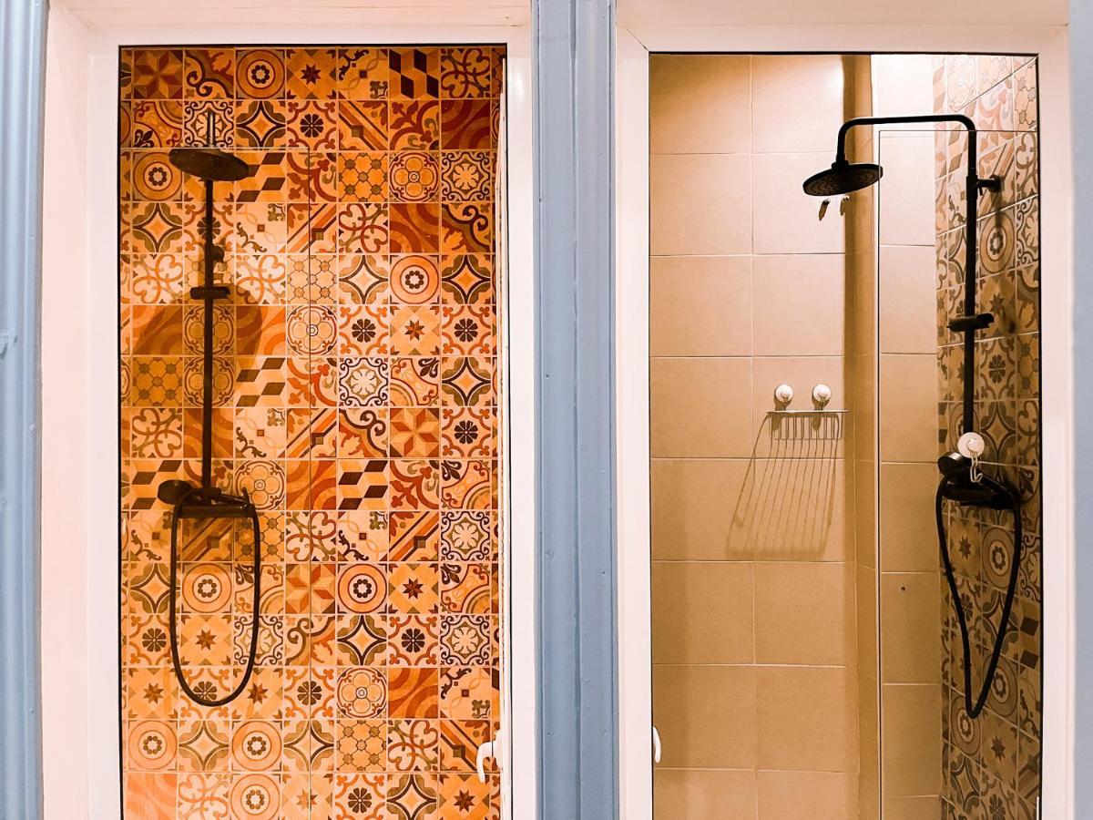 Tweepersoonskamer met Gedeelde Badkamer